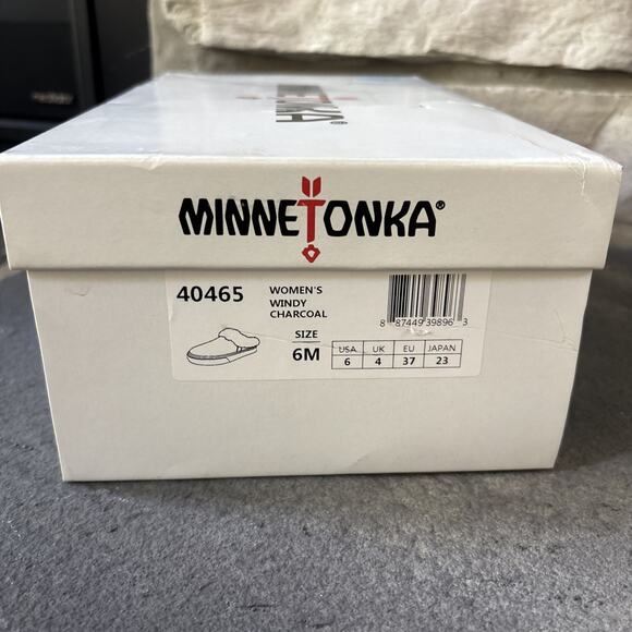 NEW Minnetonka Windy Charcoal Faux Fur Lined Suede Slip On Shoes Women's Size 6M - Picture 11 of 11